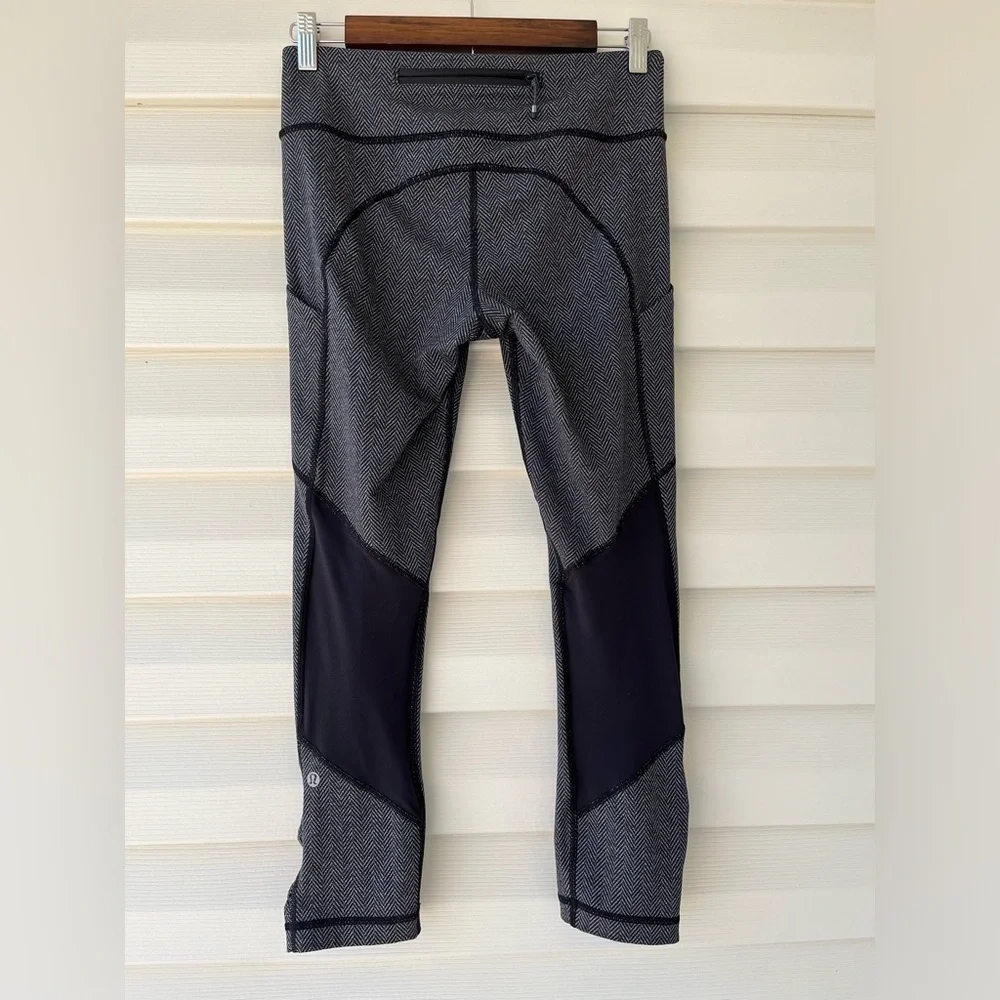 Lululemon Speed Crop 21” Giant Herringbone Black Heather Black